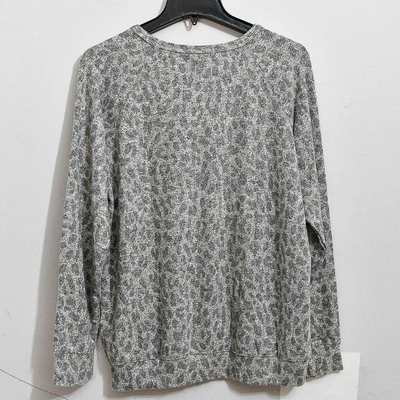 NWT Buffalo David Bitton Ladies’ Printed Long Sleeve Cozy Top Heather Grey- - Picture 4 of 5